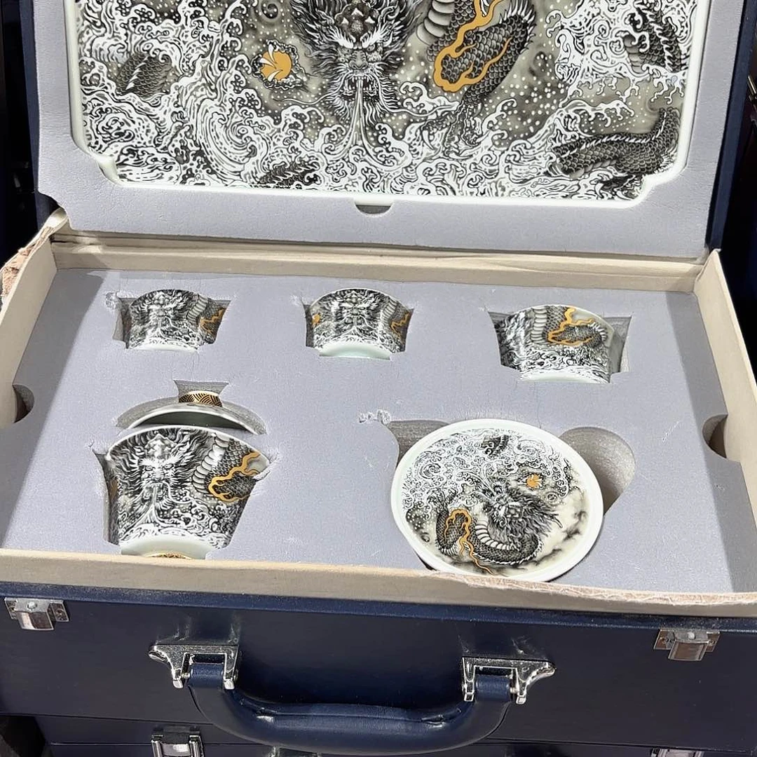 瓷片景德镇瓷器精品陈列