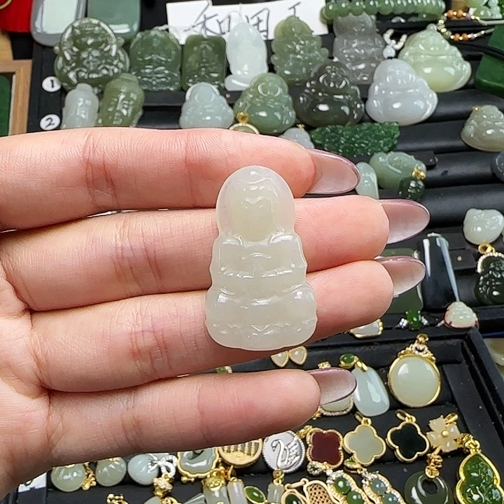 颈饰未镶嵌和田玉