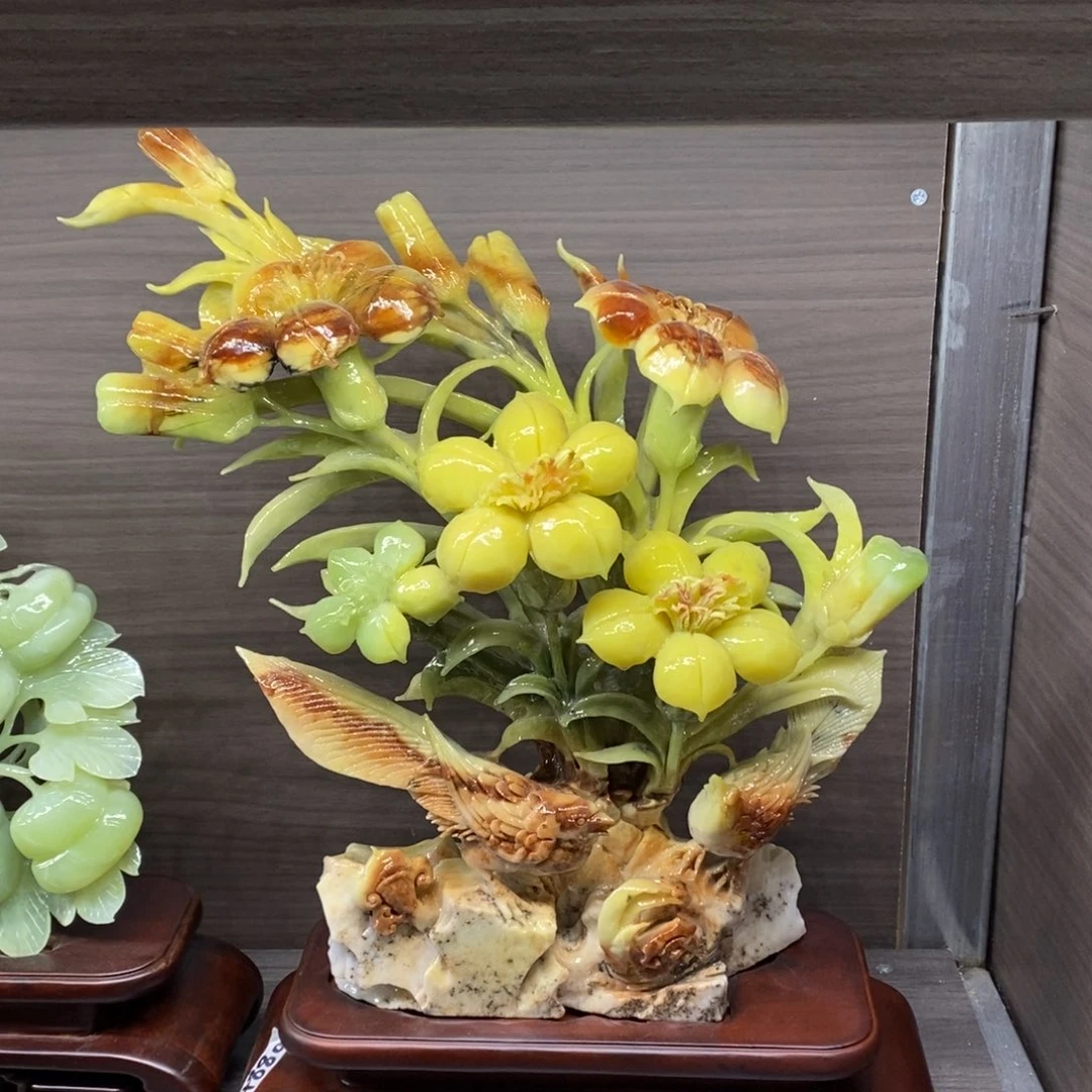 蛇纹石玉未镶嵌珠宝奇石