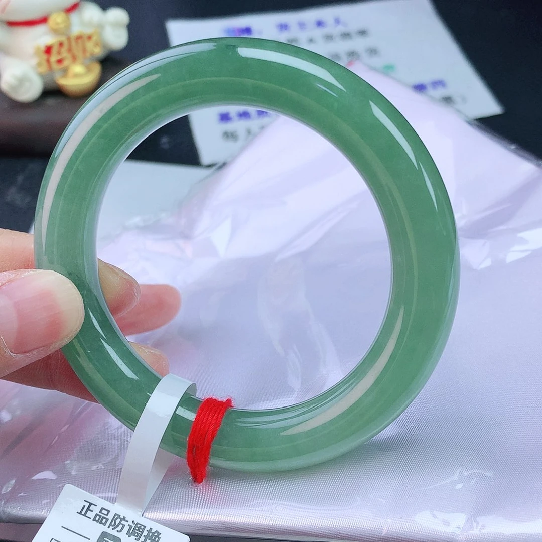 翡翠手镯未镶嵌54胖