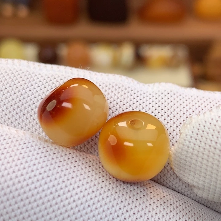 琉璃/树脂/塑料类蜜蜡沁色老型