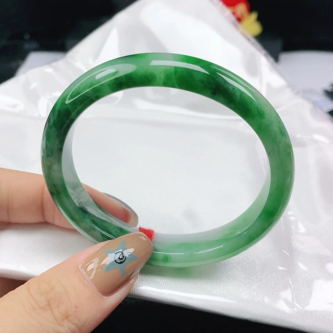 翡翠未镶嵌手镯翡翠53.9飘辣阳绿贵妃