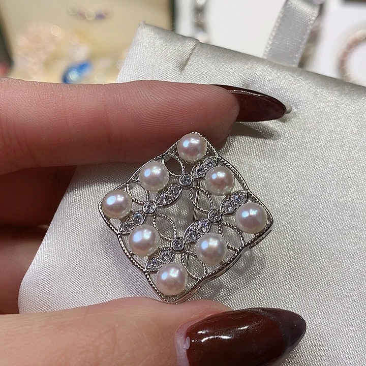 淡水珍珠未镶嵌胸饰