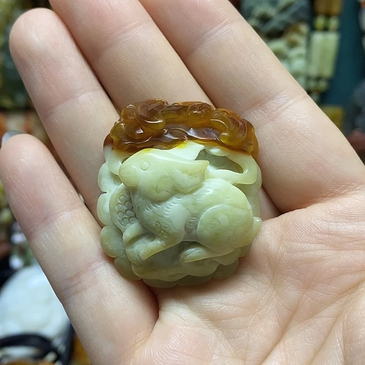 岫玉未镶嵌吊坠(赠链)玉兔