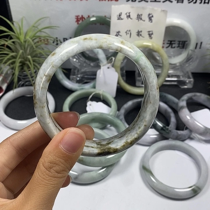 未镶嵌手镯翡翠71号。 58.3圈