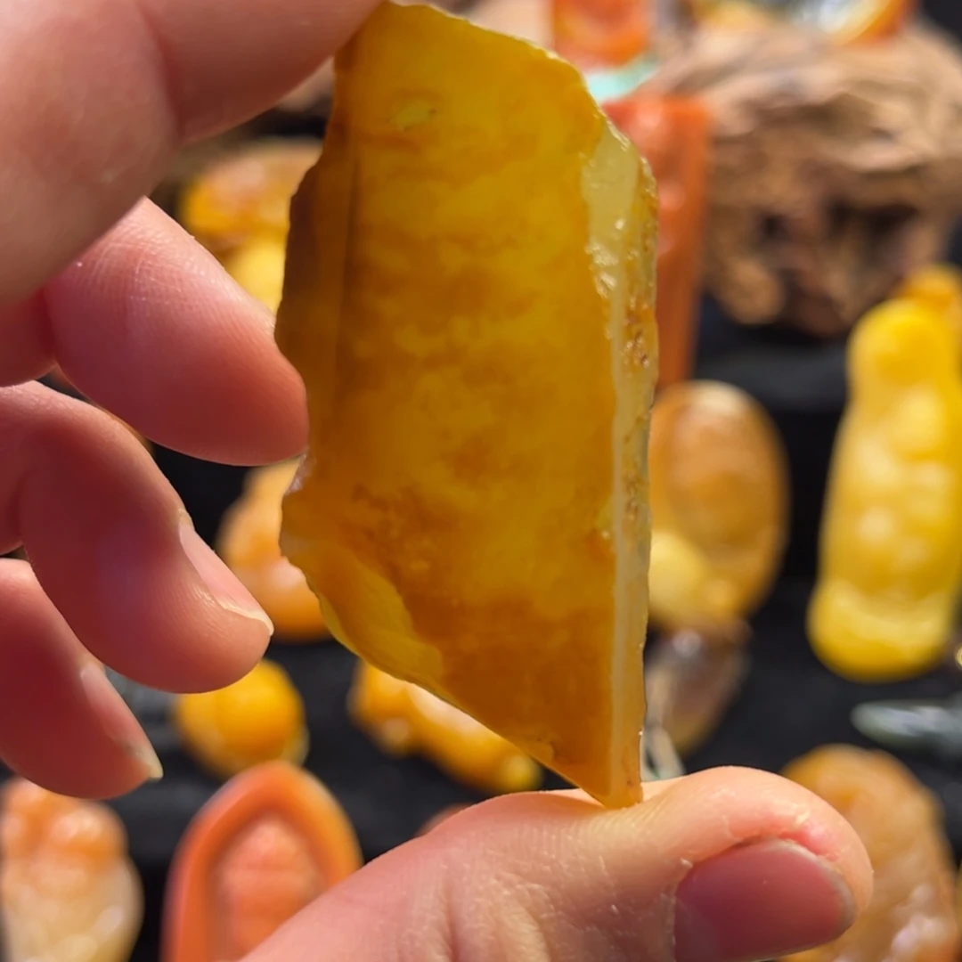 石英质玉原石未镶嵌溪*