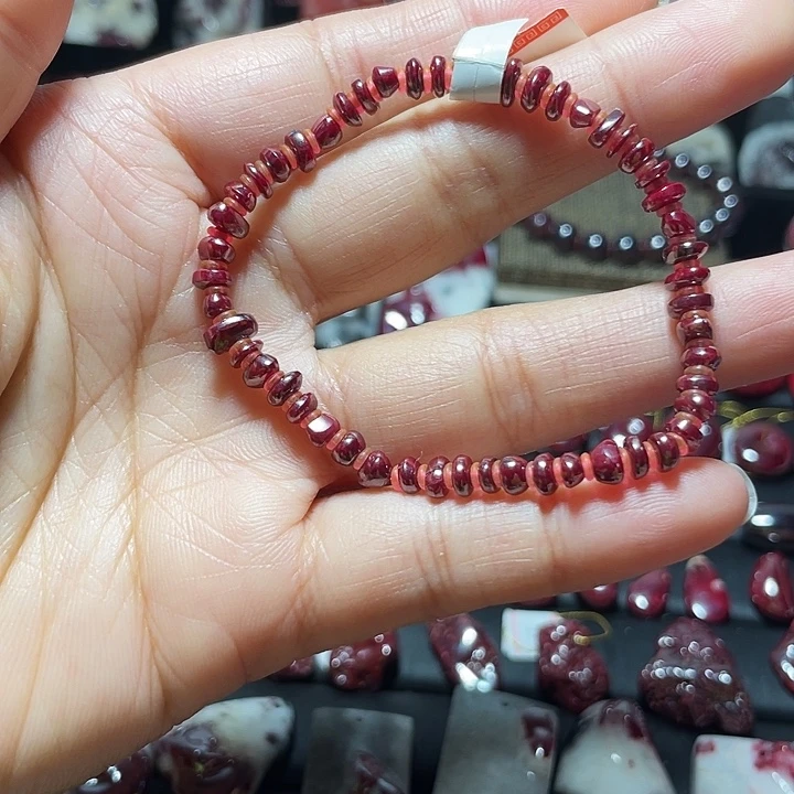 天然辰砂原矿算盘珠手链12.9克