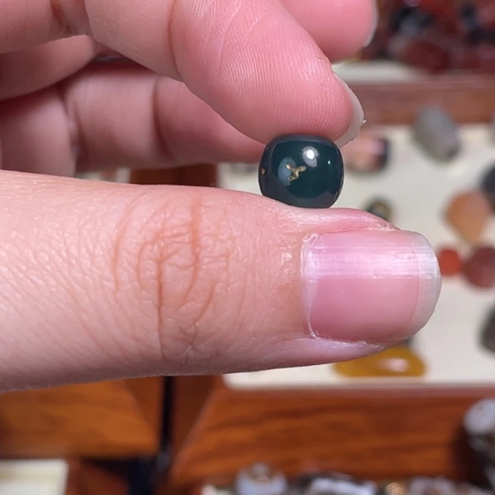 翡翠未镶嵌颈饰104