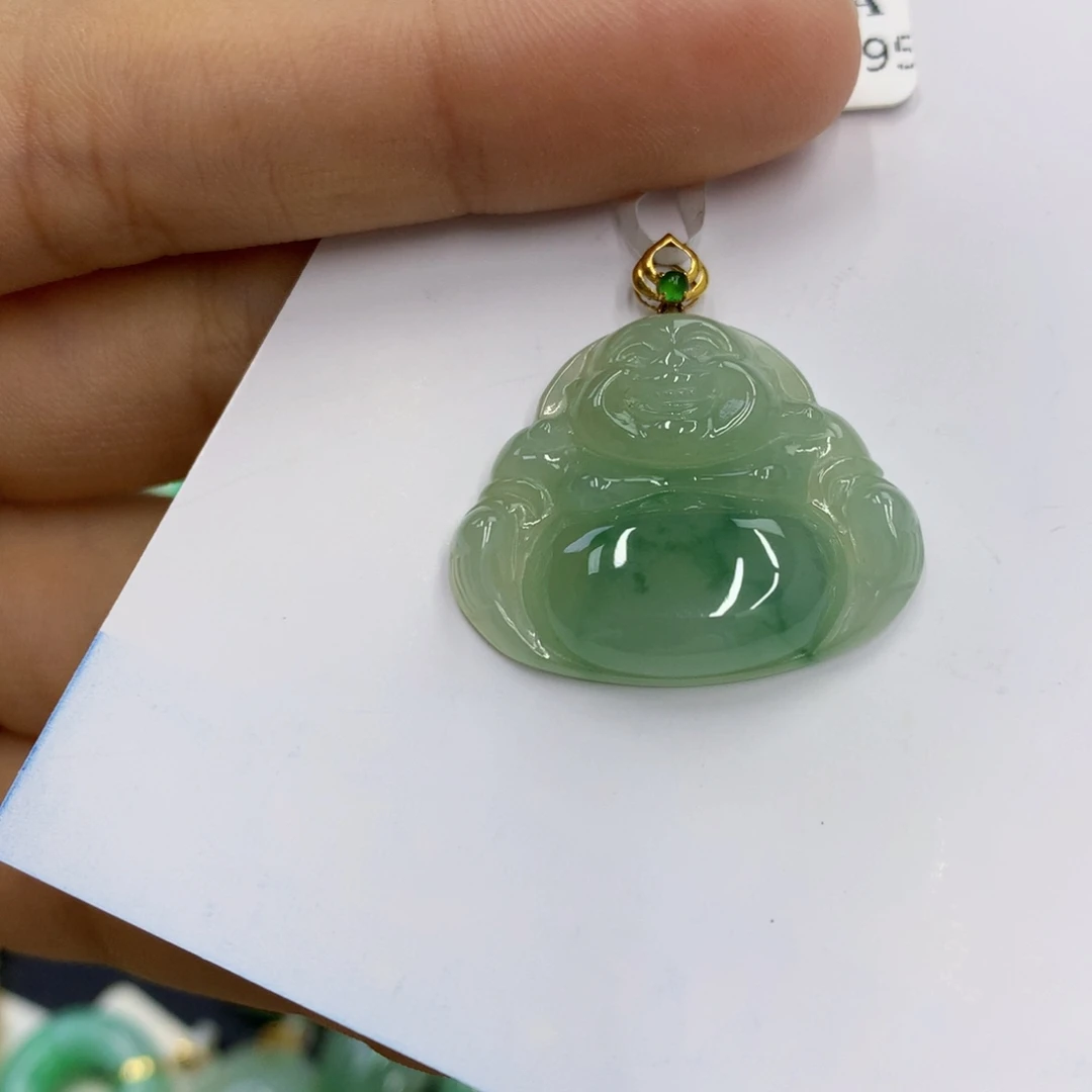 翡翠18K金镶嵌颈饰翡翠