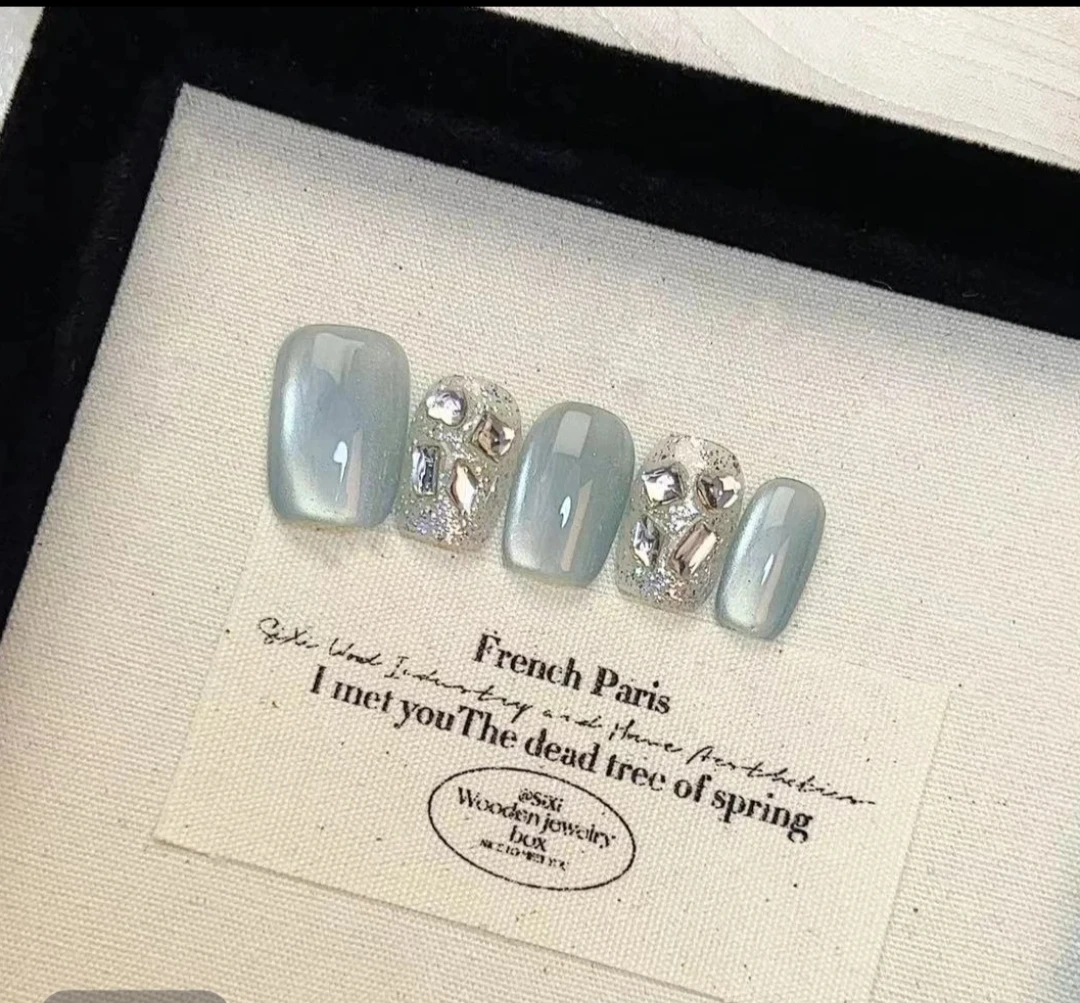 【冰岛蓝钻】蓝色猫眼显白简约钻款冰透高级手工穿戴甲