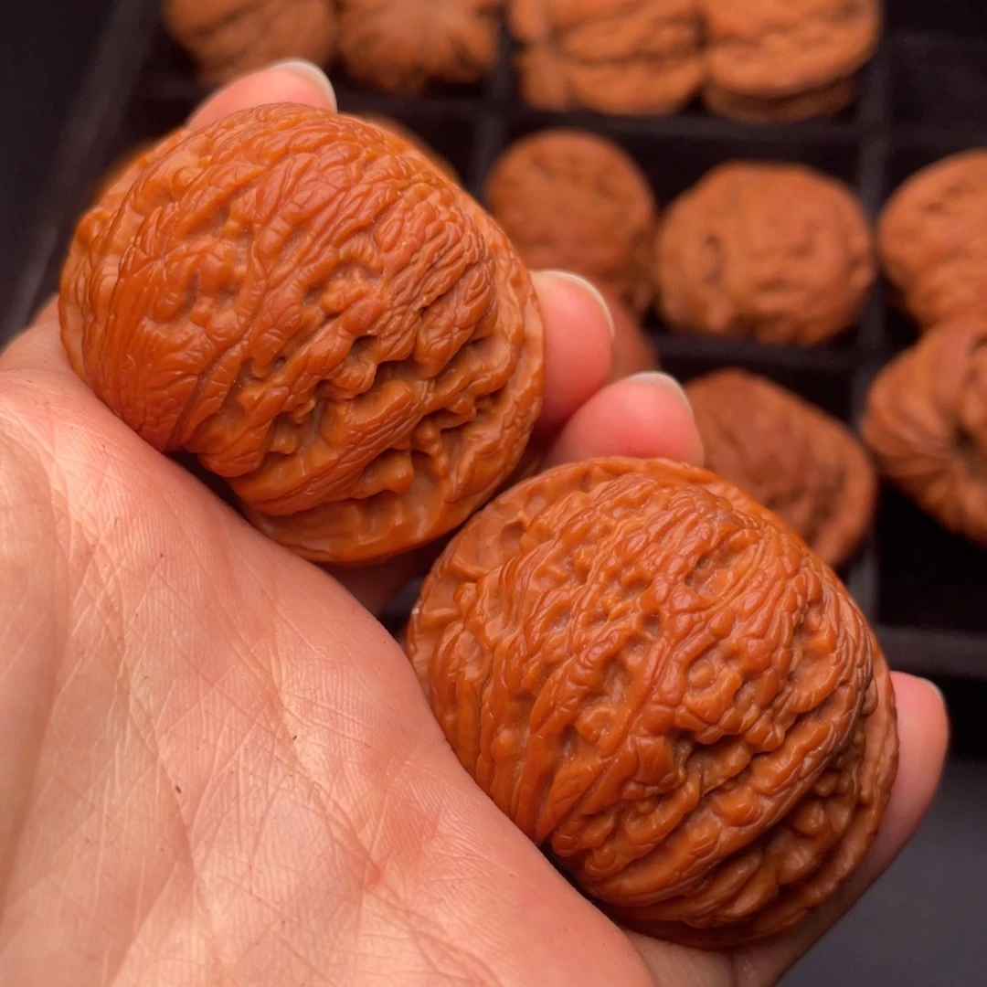 文玩核桃吊坠秦岭野生文玩核桃