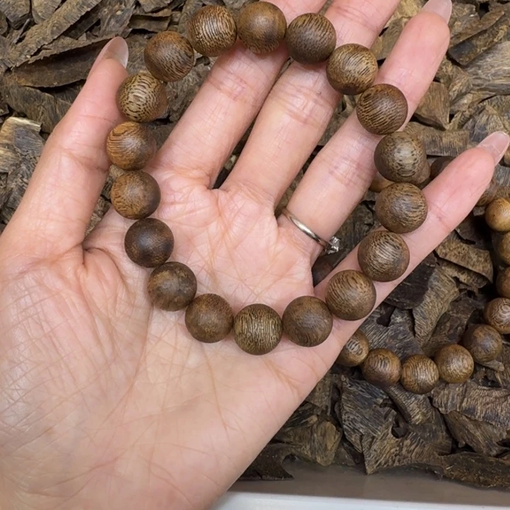 沉香手串白棋沉浮