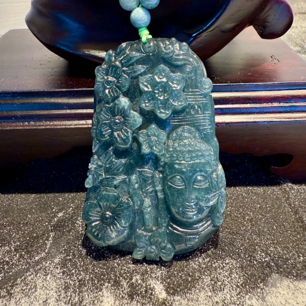 天然A货翡翠龙牌（多样性发其一）Q03948