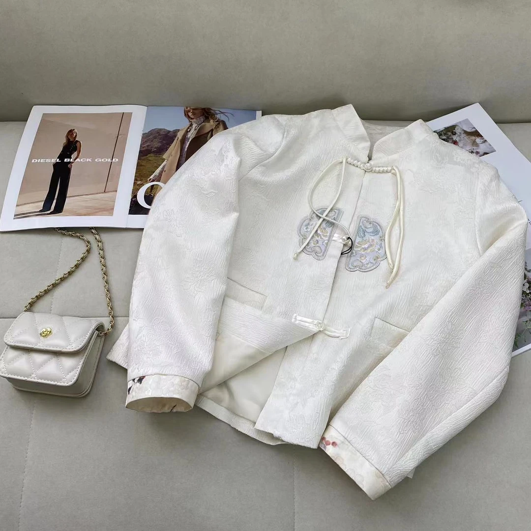 百搭重工气质新中式立领刺绣短外套C4447