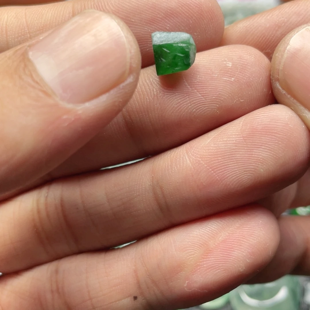 定制翡翠未镶嵌翡翠