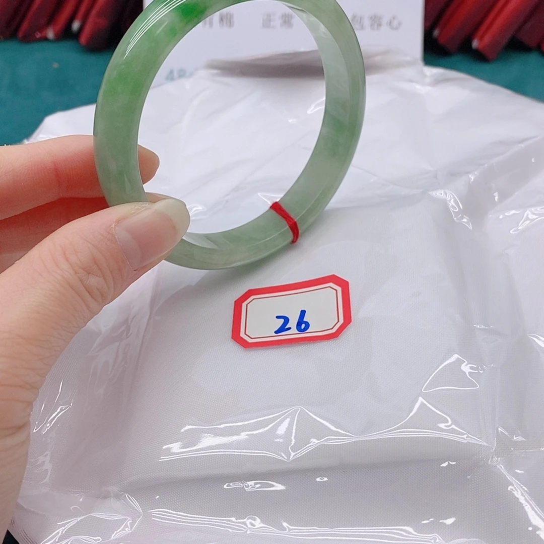 翡翠手镯未镶嵌吕2666666666