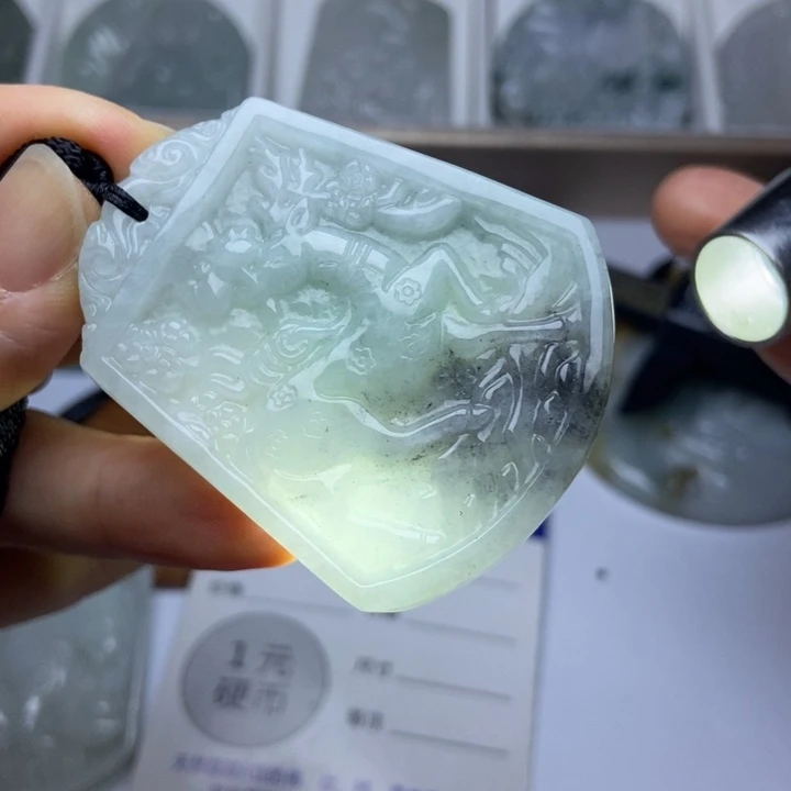 翡翠把件未镶嵌翡翠