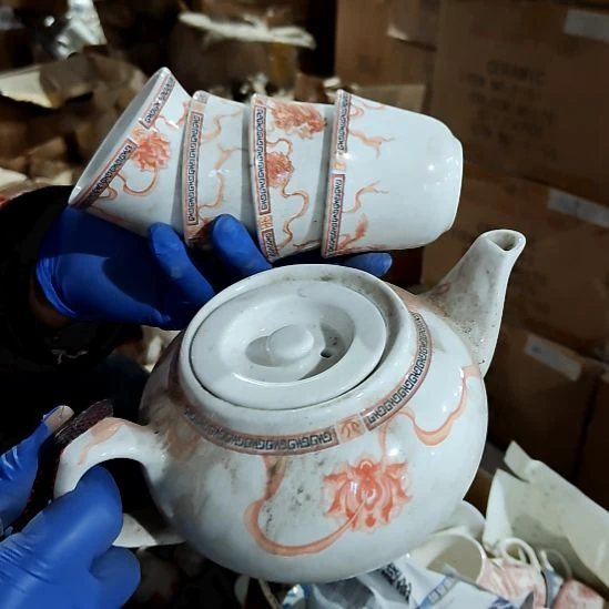 用***5瓷片盘子碗茶壶啥都有