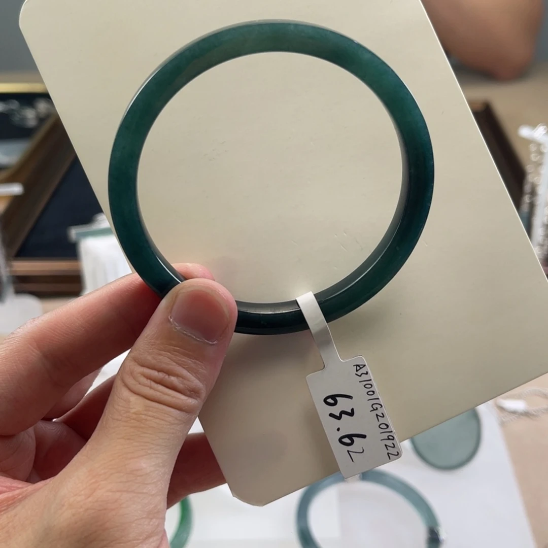 翡翠手镯未镶嵌63.62