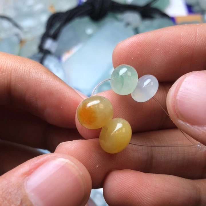 定制翡翠未镶嵌挂件