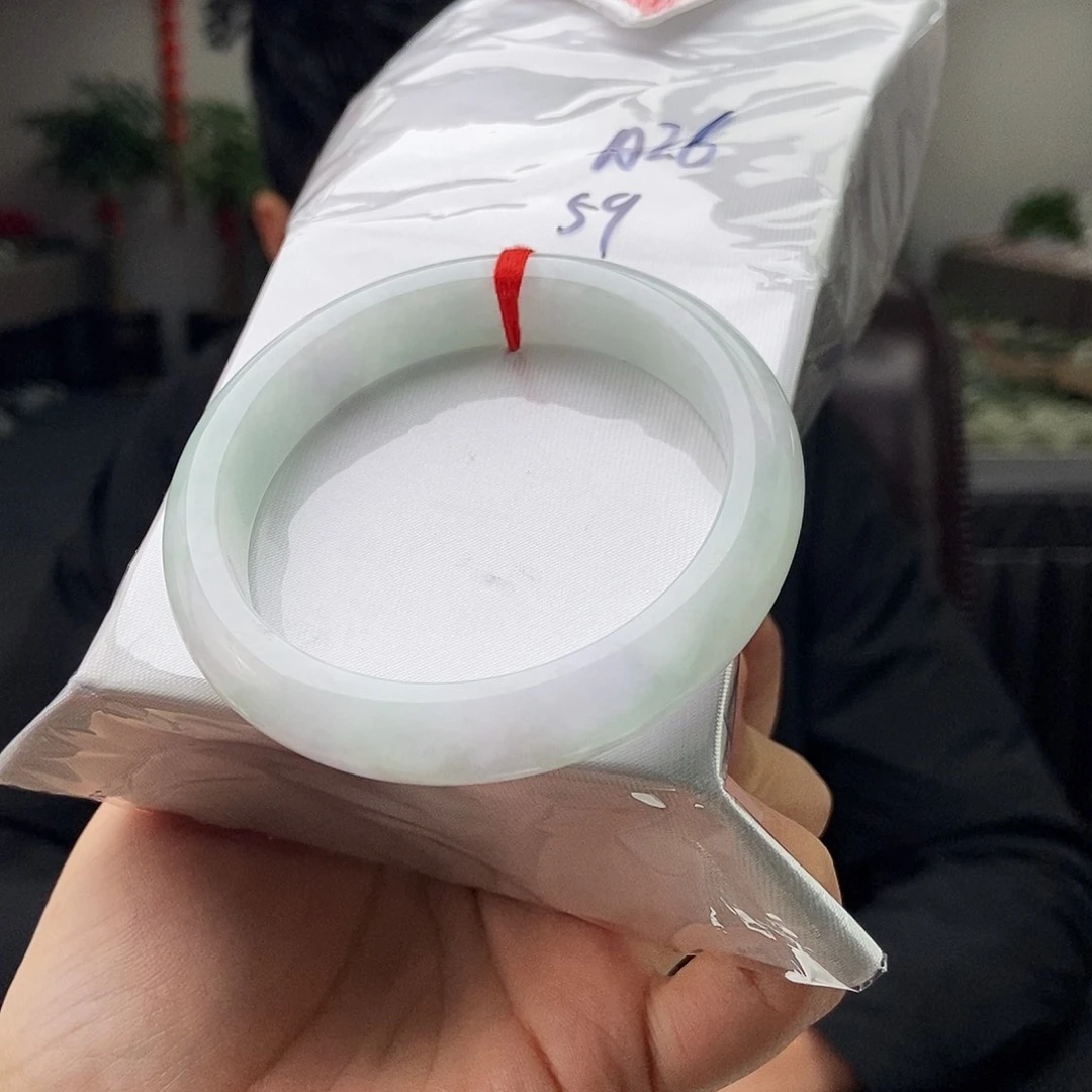 翡翠手镯未镶嵌拍一发一