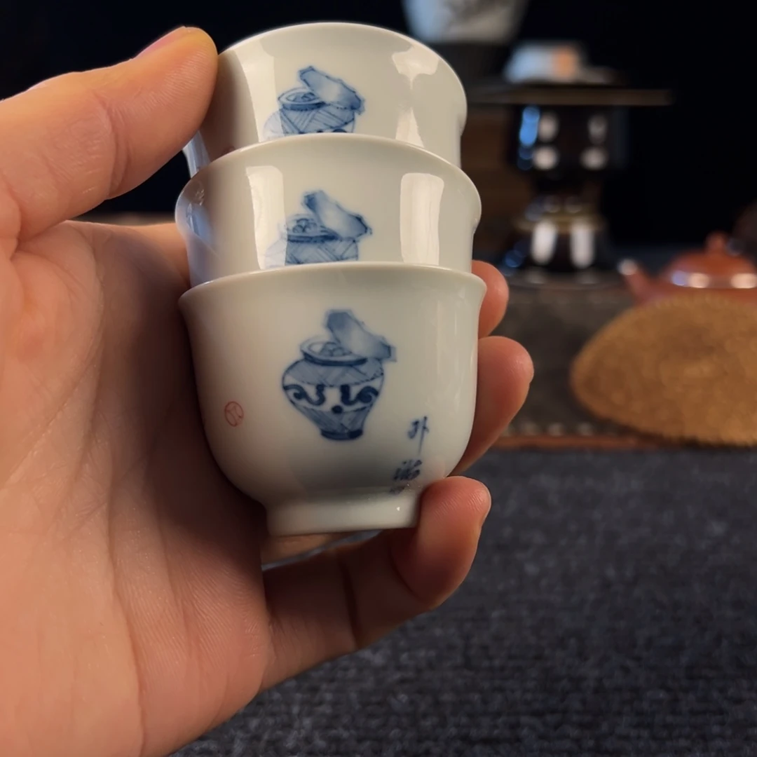 潇****月111111111111111111111111