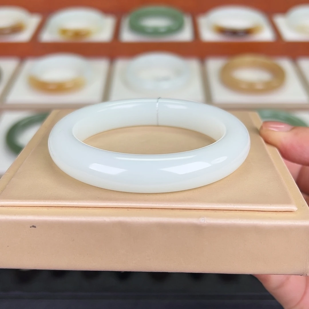 和田玉未镶嵌手镯和田玉白玉手镯