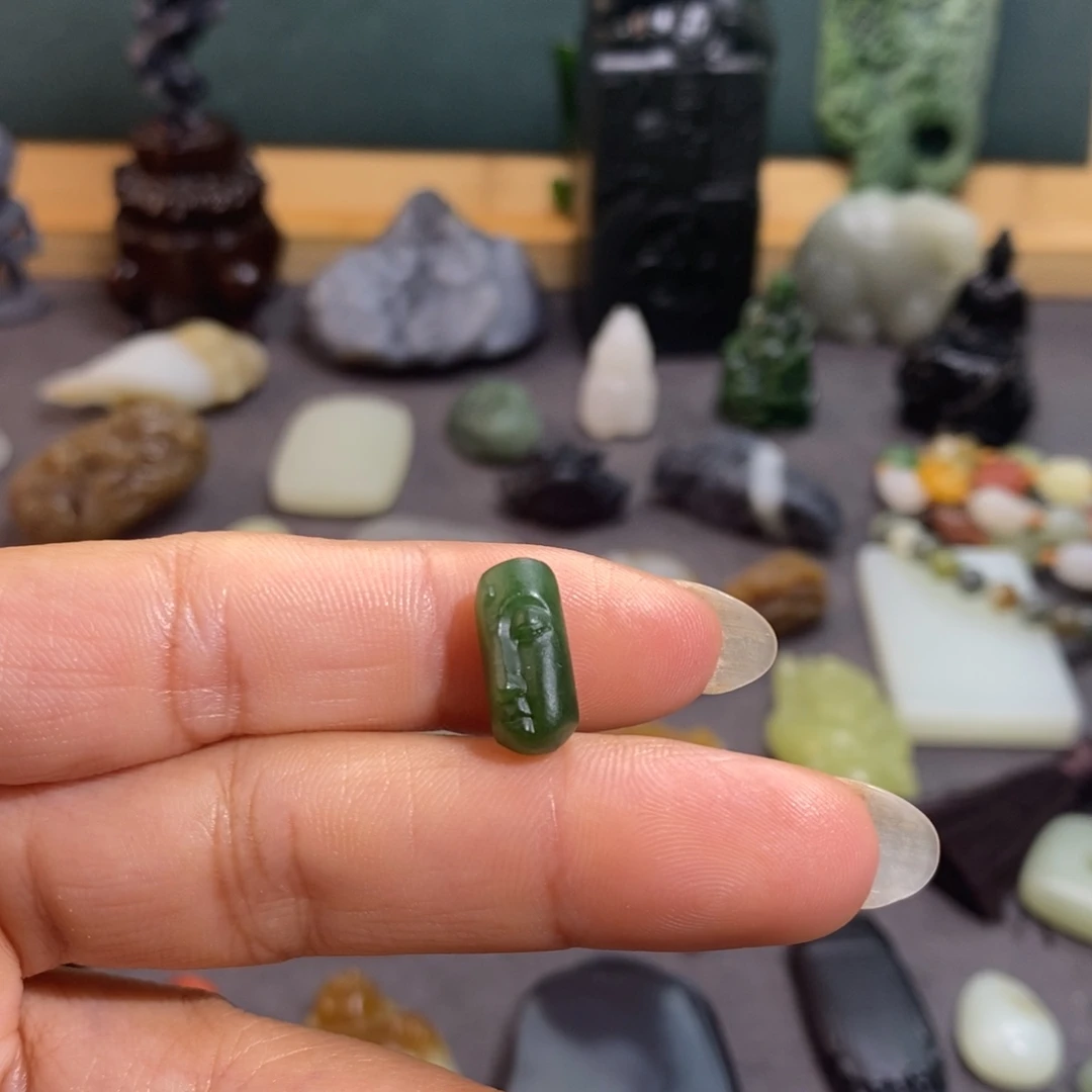 麦***’和田玉未镶嵌颈饰定制