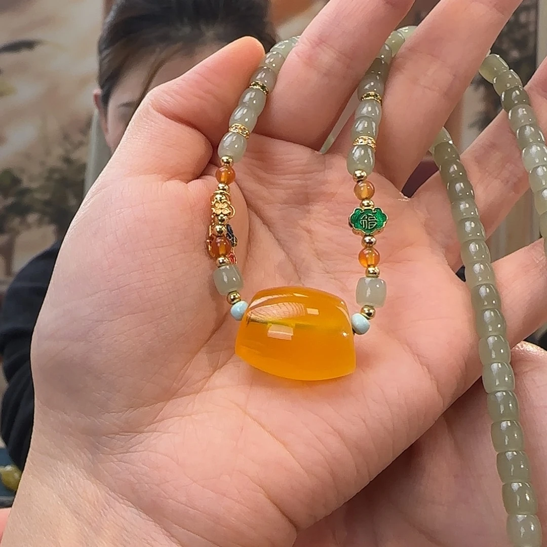 蜜蜡未镶嵌吊坠(赠链)