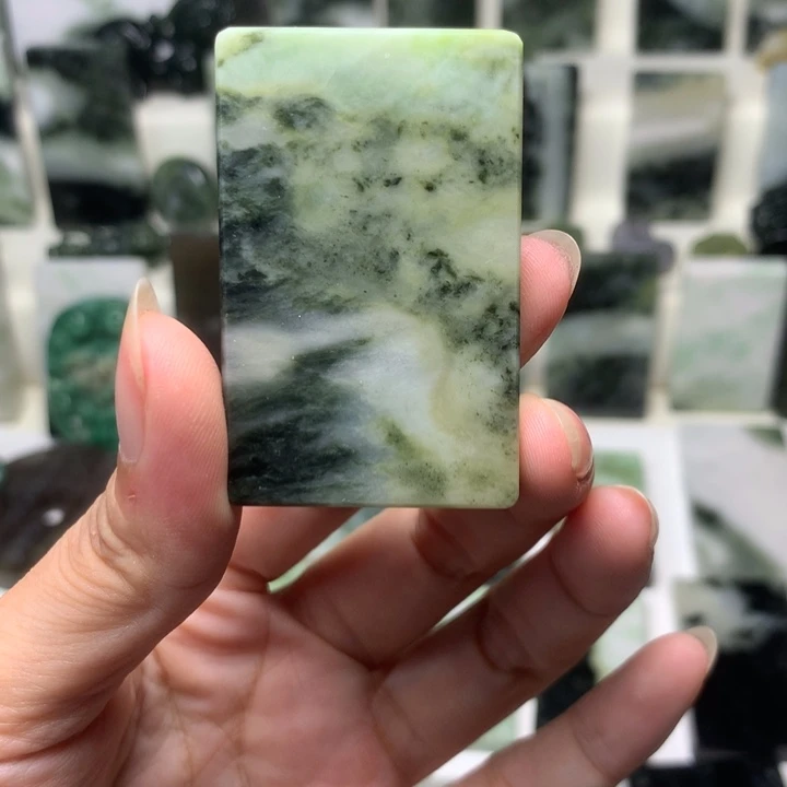 独山玉未镶嵌颈饰