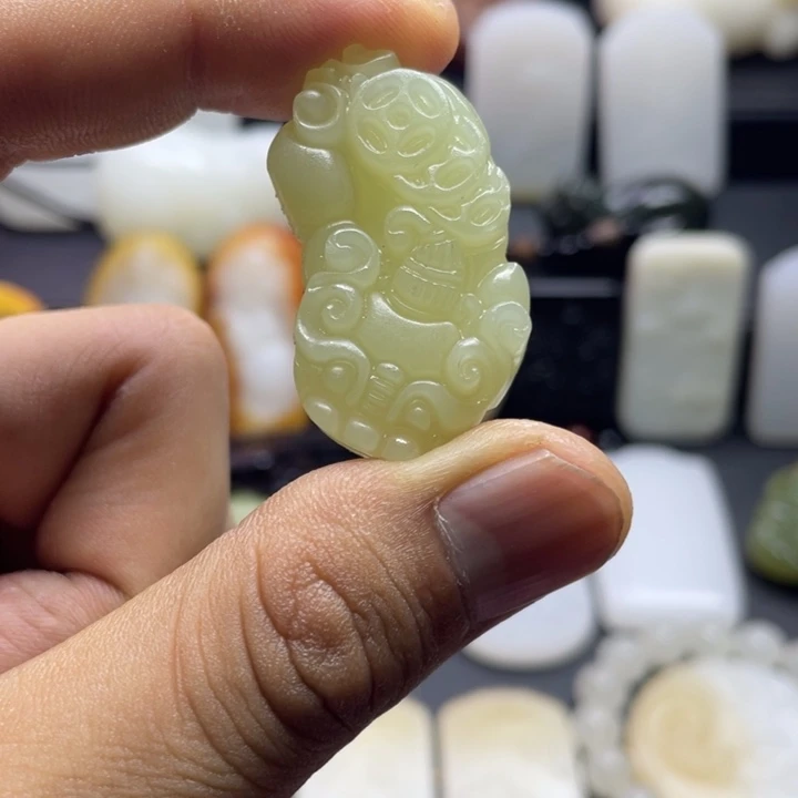 未镶嵌和田玉挂件