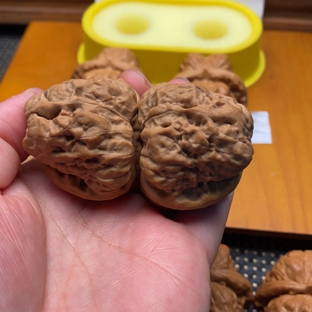 文玩核桃把件边40左右