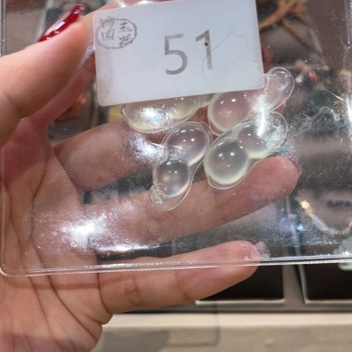 蛇纹石玉颈饰未镶嵌开****?