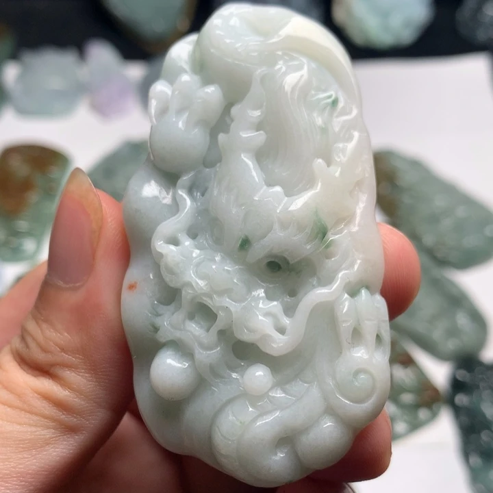 翡翠未镶嵌颈饰龙牌9