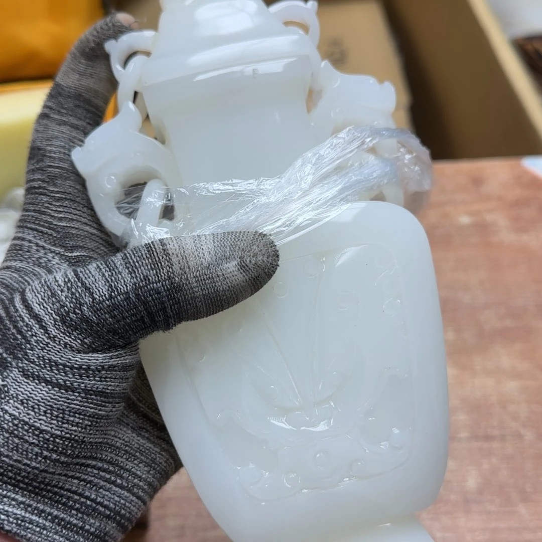 茶宠青年演员磕睡在身