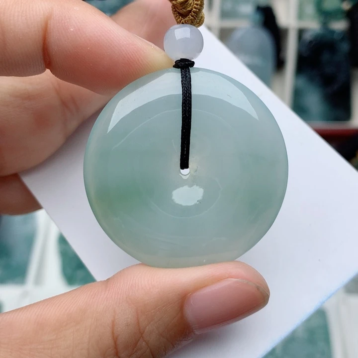 翡翠未镶嵌颈饰平安扣