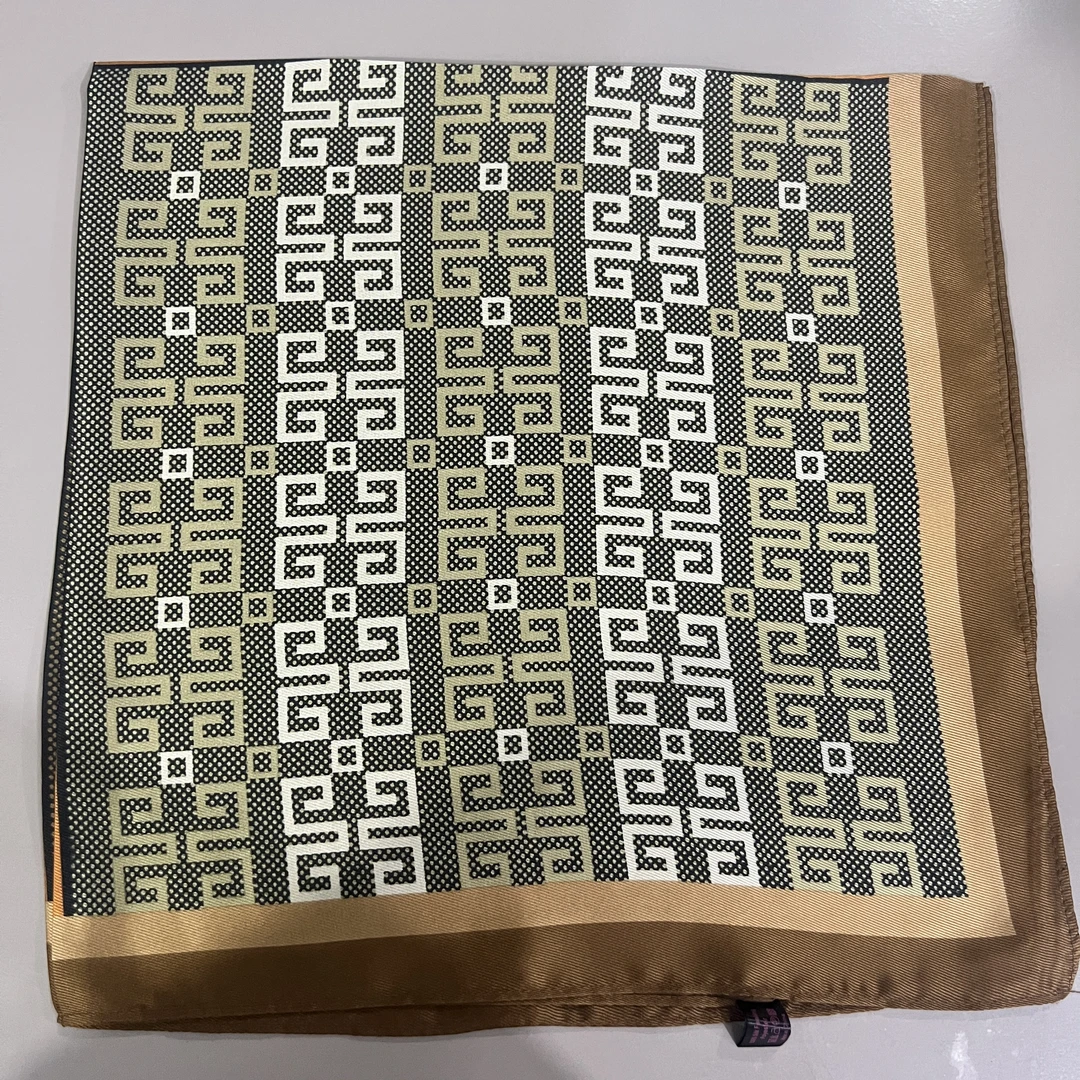 芳姐新款小方巾70爆款