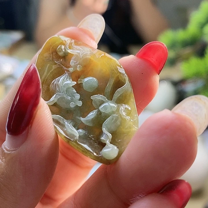 【闪购商品】翡翠挂件未镶嵌鱼