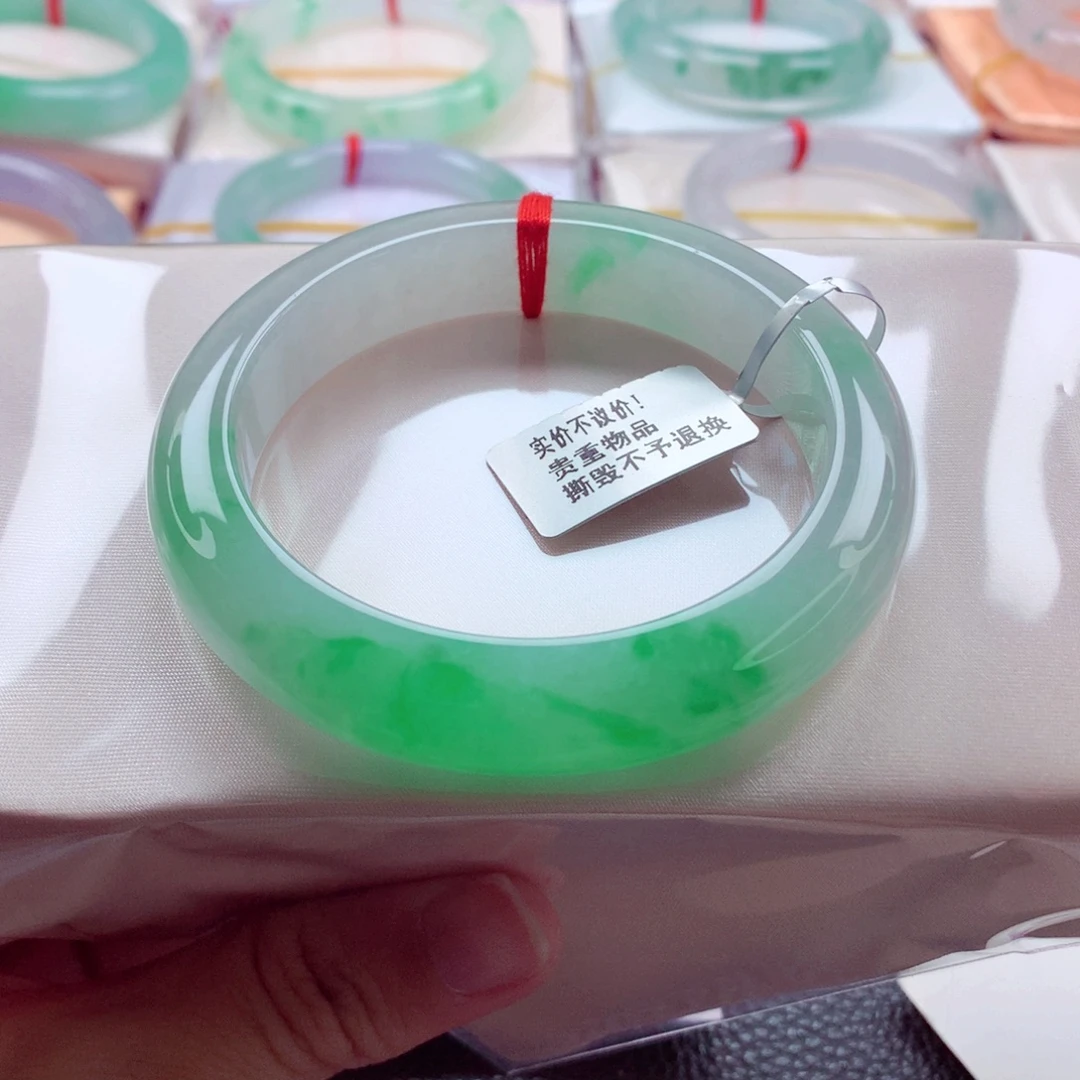 午****翡翠未镶嵌手镯分单1A