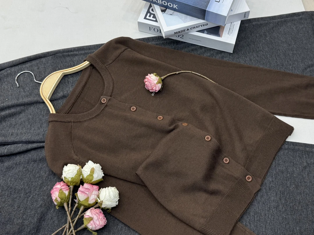 【咖色纽扣开衫】早秋新款时尚短袖针织上衣QC5402