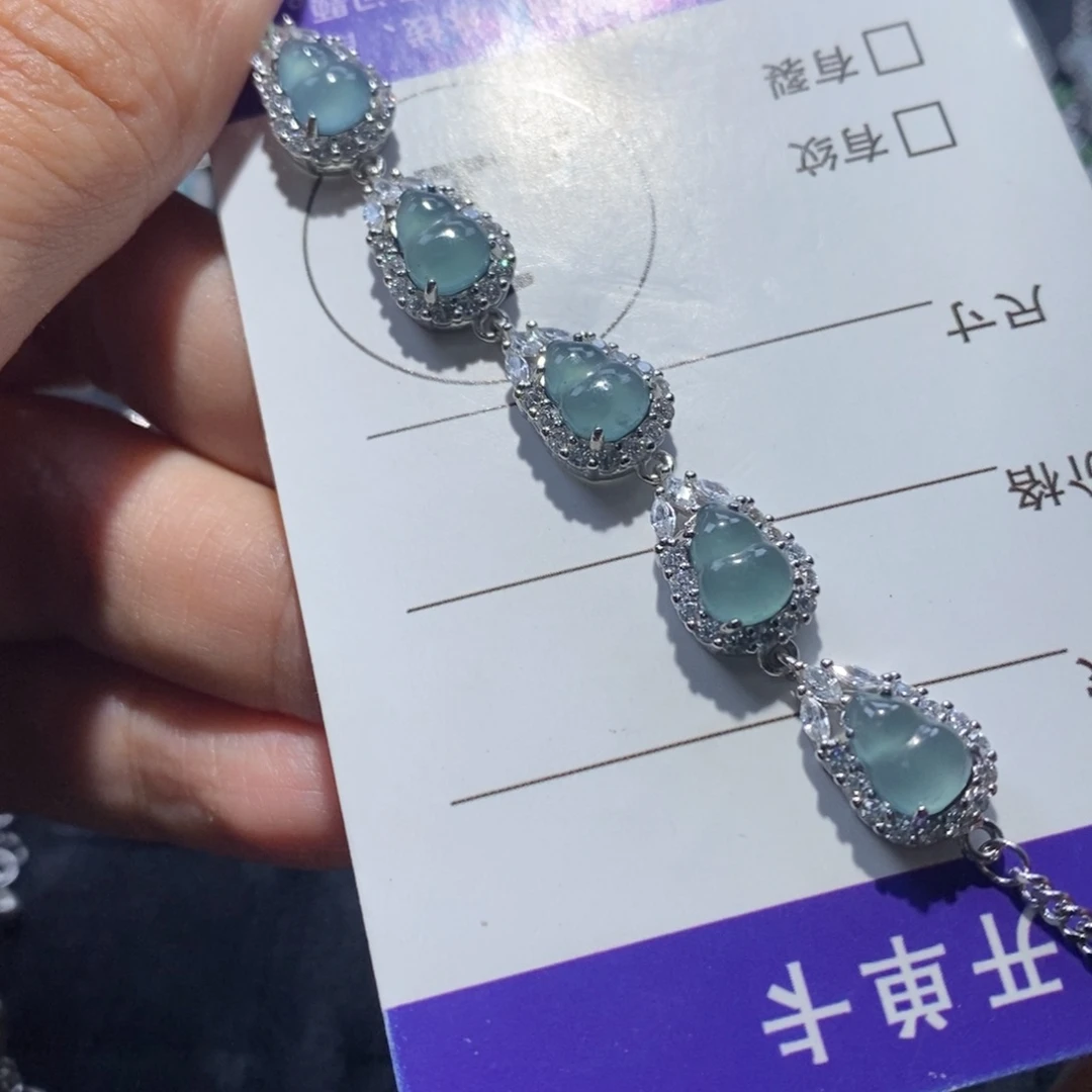H***Q翡翠未镶嵌颈饰翡翠