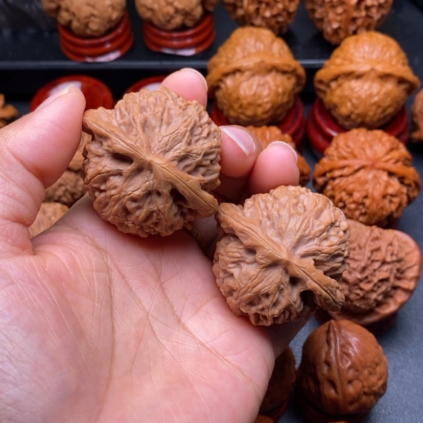 【闪购商品】文玩核桃把件44宫灯