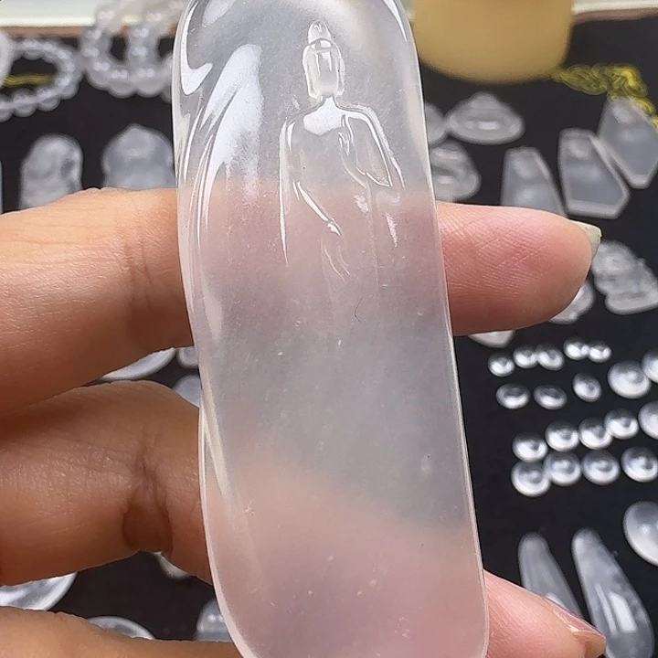 石英质玉未镶嵌颈饰