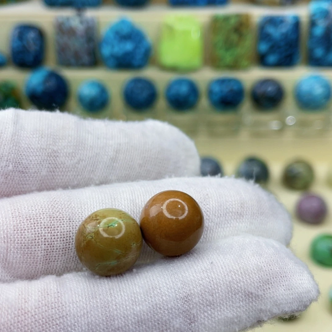 未镶嵌绿松石颈饰