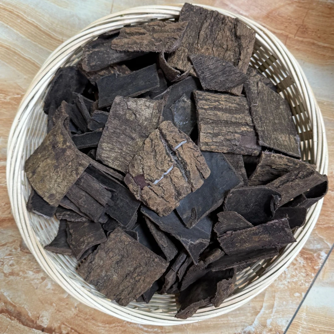 杜仲皮炮制拉丝稠密