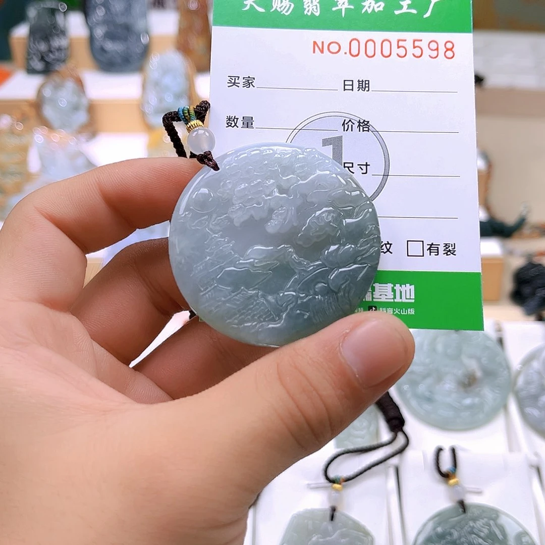 未镶嵌翡翠胸饰别*