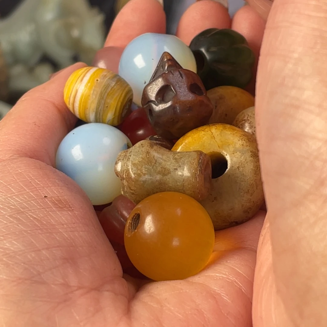 谈***生和田玉未镶嵌颈饰