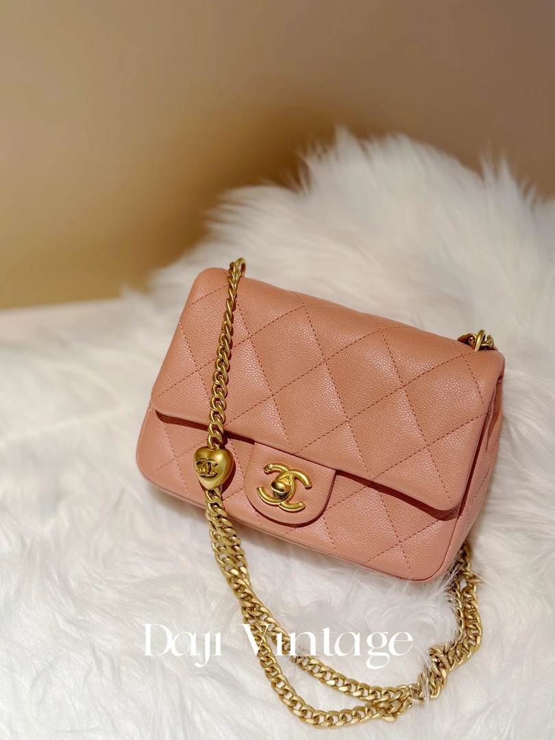 99新 Chanel/香奈儿 大吉中古/sh/24p肉桂粉爱心扣方胖斜挎包