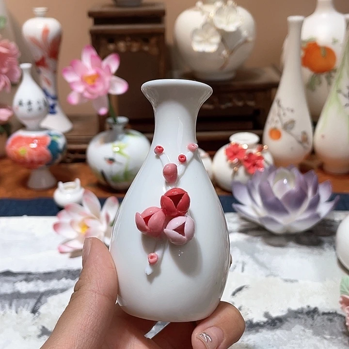 手工陶瓷精致摆件
