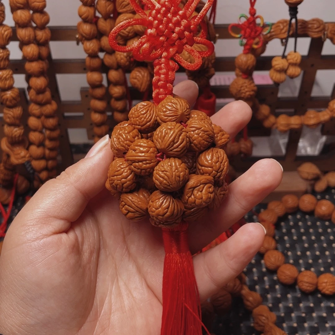 木质类龙纹桃枭挂件